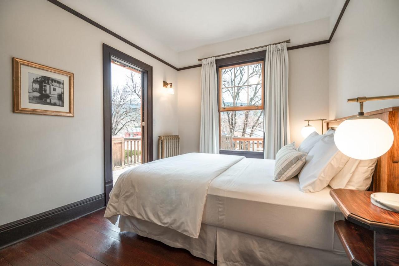 Naramata Inn Экстерьер фото