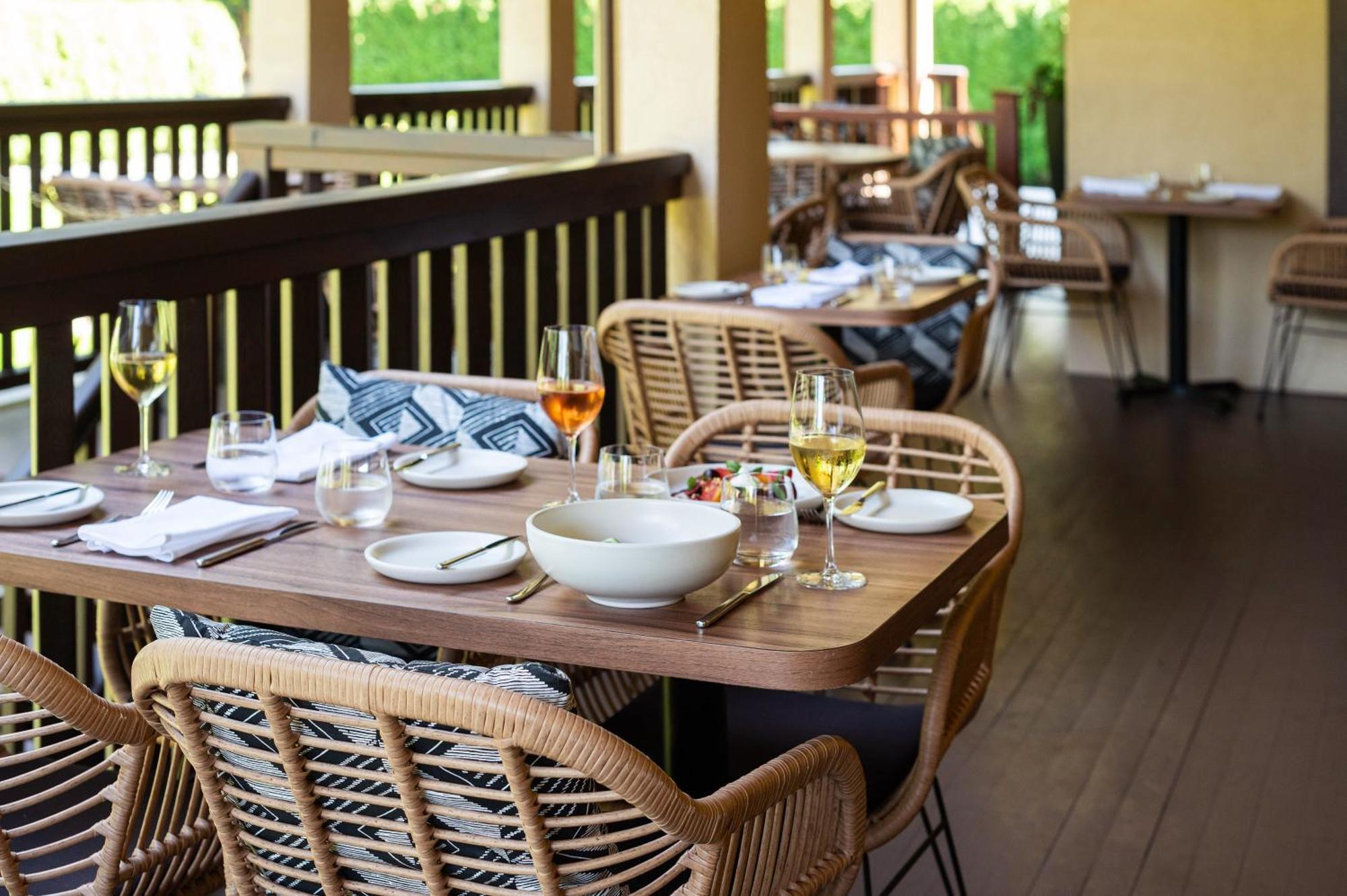 Naramata Inn Экстерьер фото